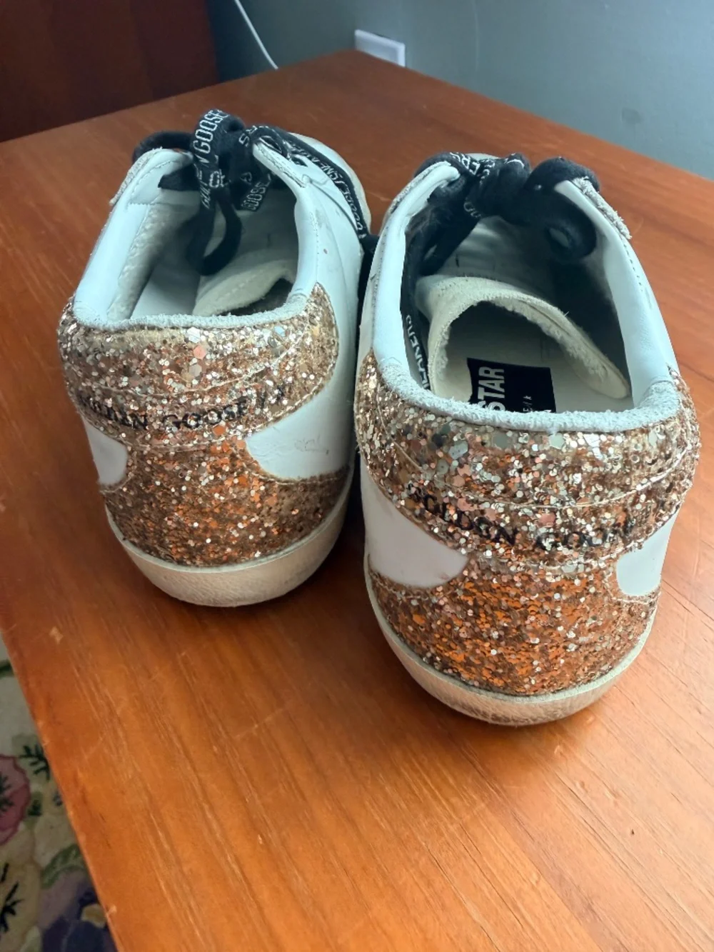 Golden Goose Women Superstar Low Top Sneakers - Picture 9 of 11